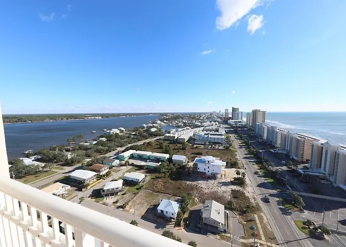 2 Bedroom High Rise Corner At Crystal Tower With 2 Balconies, 2 Outdoor Pools, Lazy River, Heated Indoor Pool, Direct Access *