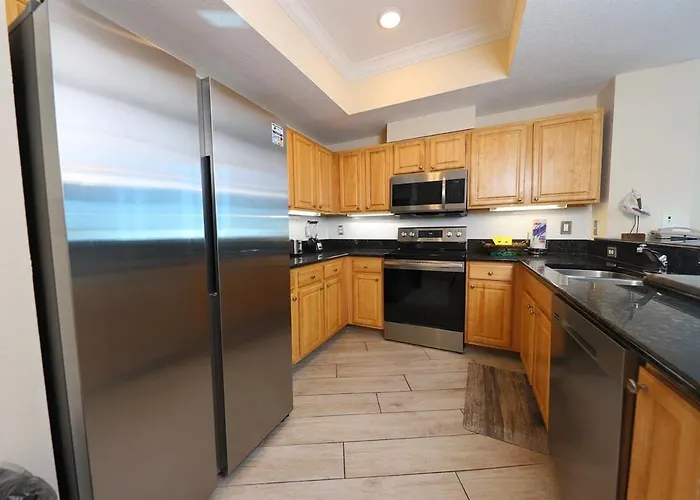 2 Bedroom High Rise Corner At Crystal Tower With 2 Balconies, 2 Outdoor Pools, Lazy River, Heated Indoor Pool, Direct Access Apartment
