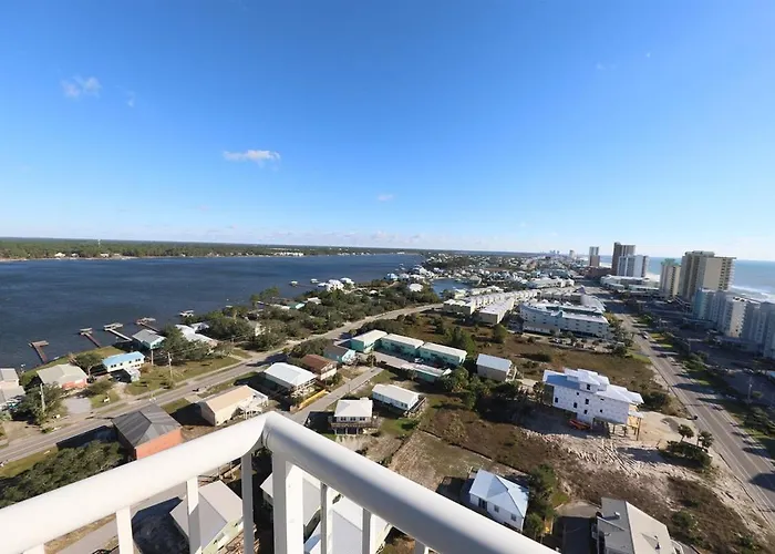 2 Bedroom High Rise Corner At Crystal Tower With 2 Balconies, 2 Outdoor Pools, Lazy River, Heated Indoor Pool, Direct Access Apartment Gulf Shores