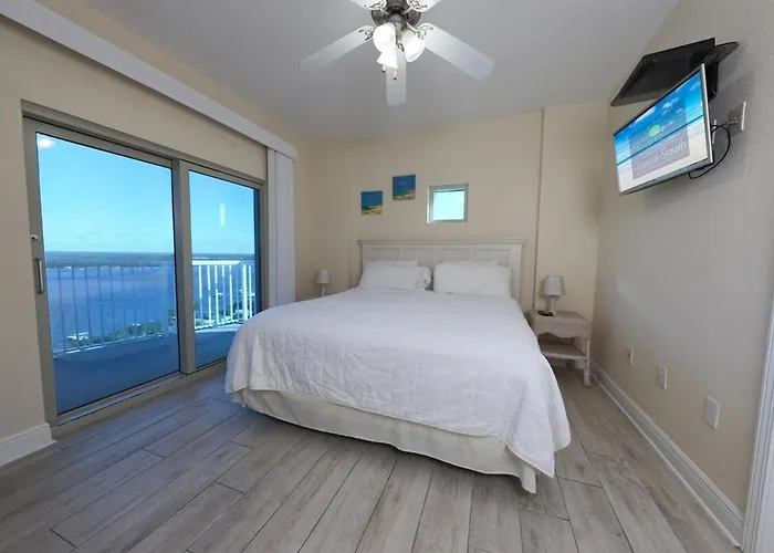 Apartment 2 Bedroom High Rise Corner At Crystal Tower With 2 Balconies, 2 Outdoor Pools, Lazy River, Heated Indoor Pool, Direct Access