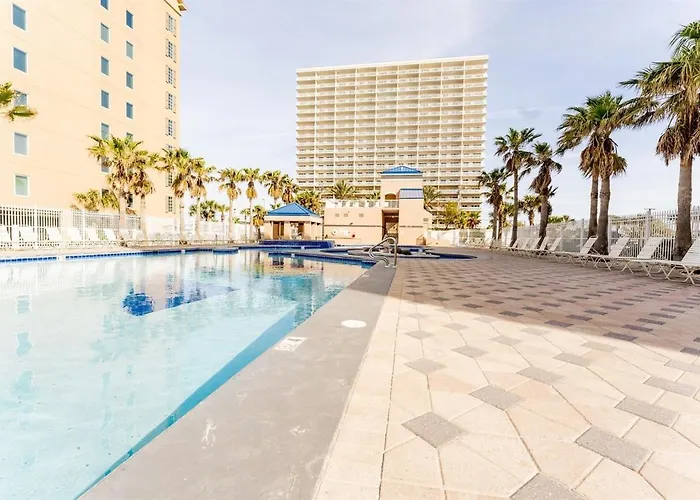 2 Bedroom High Rise Corner At Crystal Tower With 2 Balconies, 2 Outdoor Pools, Lazy River, Heated Indoor Pool, Direct Access Gulf Shores